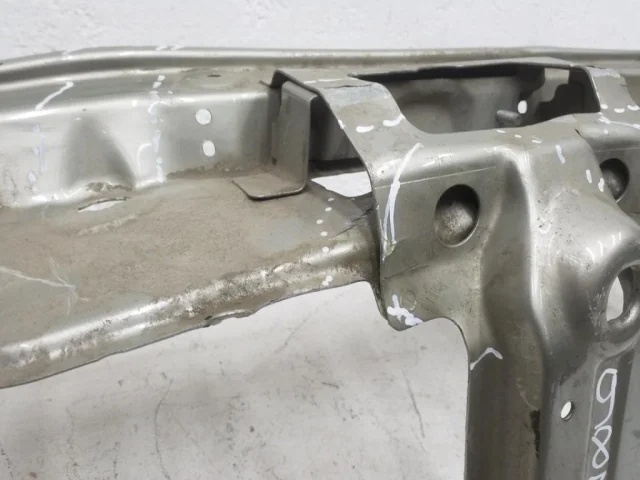 Панель радиатора (телевизор) для Renault Sandero BS 2007-2014 на фотографиях