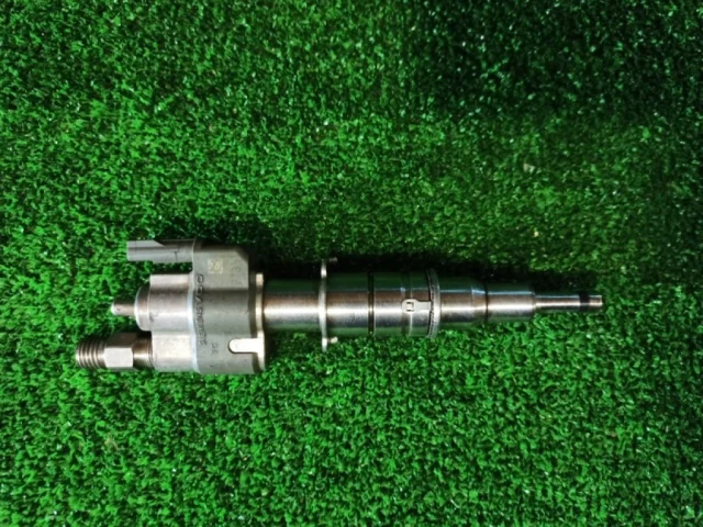 Форсунка топливная для BMW 3er Е90 2005-2011 на фотографиях