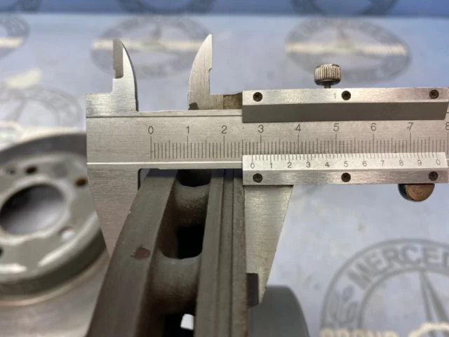 Диски тормозные передние (комплект) для Mercedes-Benz E class W211 2002-2009 на фотографиях