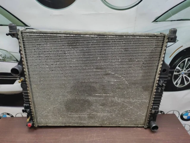 Радиатор охлаждения ДВС для Mercedes-Benz M class W164 2005-2011 на фотографиях