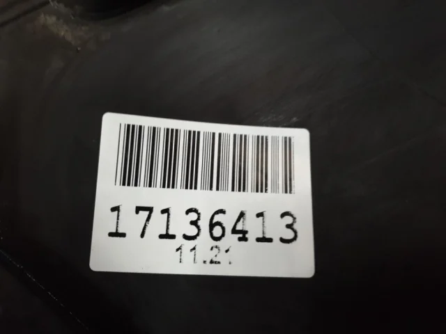 Накладка заднего бампера для Volkswagen Touareg II (7P5) 2010-2014 на фотографиях