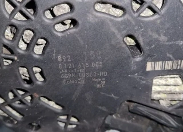 Генератор для Volvo XC90 I C 2002-2014 на фотографиях