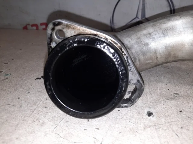 Патрубок интеркулера для BMW X5 Е70 2006-2013 на фотографиях