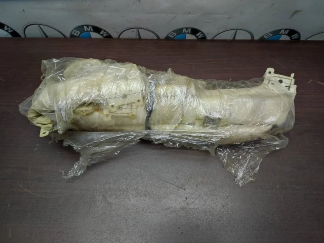 Шторка безопасности левая для BMW X5 Е70 2006-2013 на фотографиях