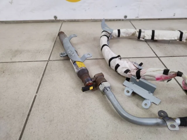 Шторка безопасности левая для Suzuki Grand Vitara 2005-2014 на фотографиях