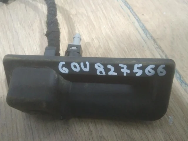 Кнопка открытия багажника для Skoda Rapid II 2020+ на фотографиях