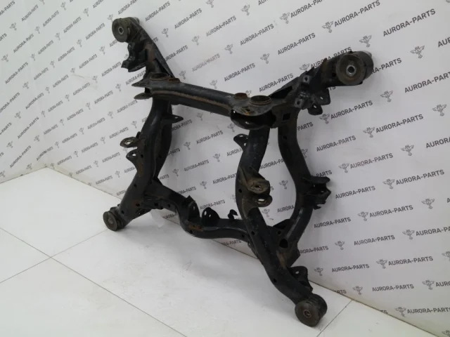 Задний подрамник для Audi Q7 4L 2005-2015 на фотографиях