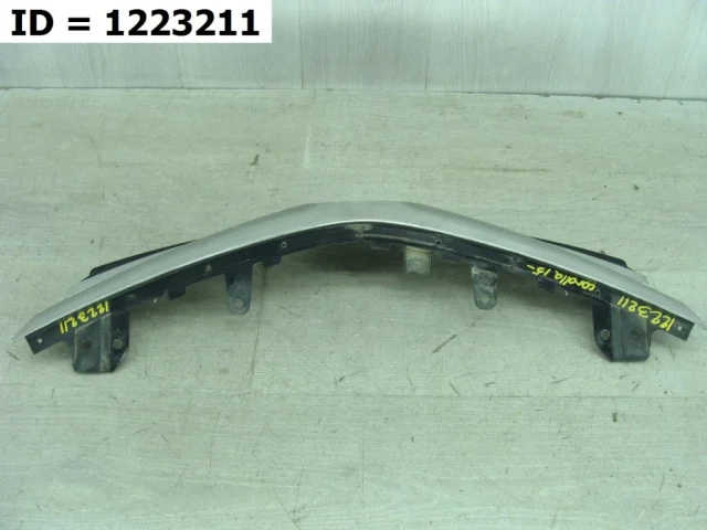 Решетка радиатора для Toyota Corolla E180 rest (RU) 2016-2019 на фотографиях