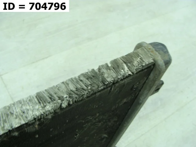 Радиатор охлаждения ДВС для Volkswagen Golf VI (5K) 2008-2012 на фотографиях