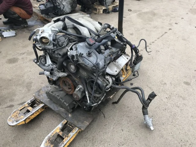 Двигатель без навесного для Jaguar XF X250 2008-2016 на фотографиях