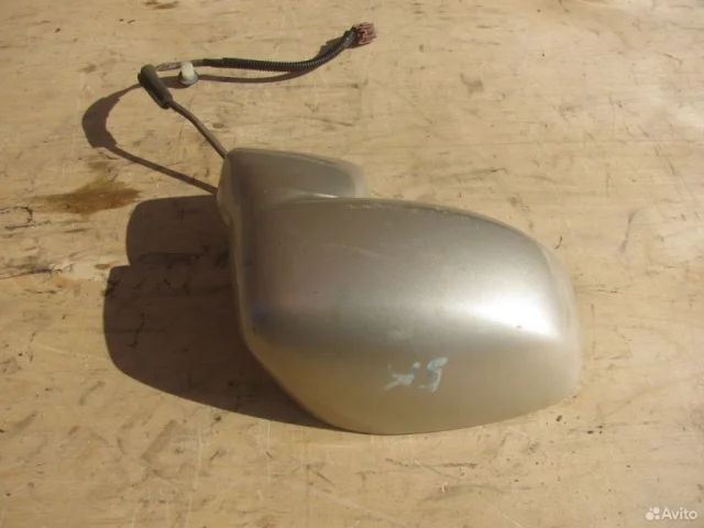 Стекла и зеркала для Nissan Tiida C11 Хэтчбек 2007-2014 на фотографиях