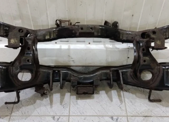 Задний подрамник для Mazda CX 7 ER 2006-2010 на фотографиях