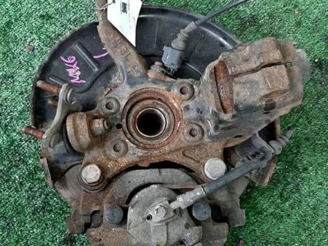 Кулак поворотный левый для Volkswagen Jetta 6 2010-2019 на фотографиях