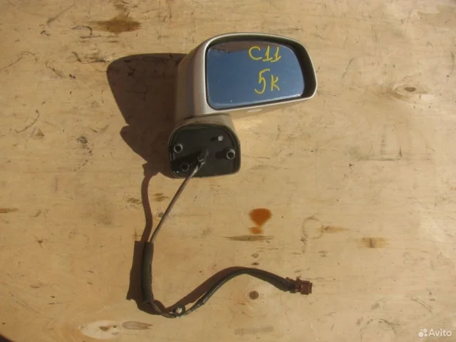 Стекла и зеркала для Nissan Tiida C11 Хэтчбек 2007-2014 на фотографиях