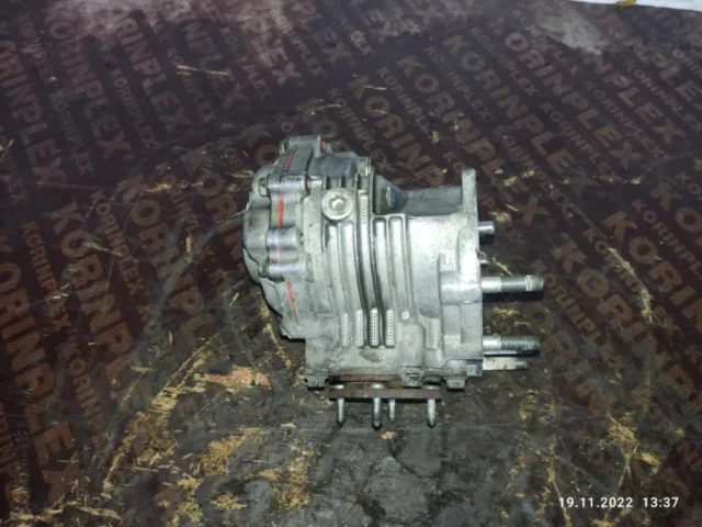 Редуктор переднего моста для Toyota RAV4 XA40 rest 2015-2019 на фотографиях