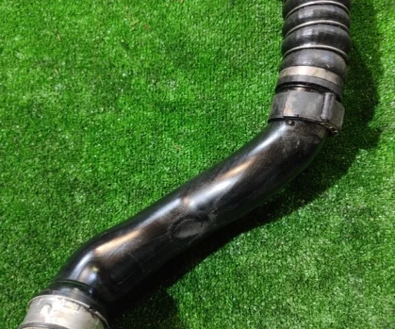 Патрубок интеркулера для BMW X5 Е70 2006-2013 на фотографиях