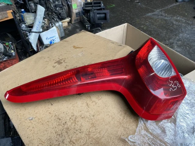 Фонарь левый для Volvo C30 MK 2006-2013 на фотографиях