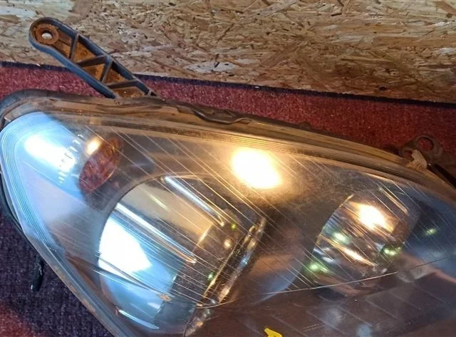 Фара правая для Opel Zafira B 2005-2015 на фотографиях