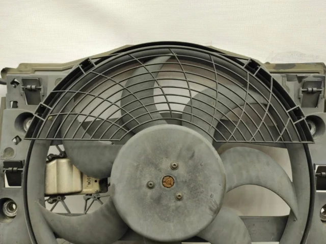 Вентилятор радиатора охлаждения ДВС для BMW 3er Е46 1998-2007 на фотографиях