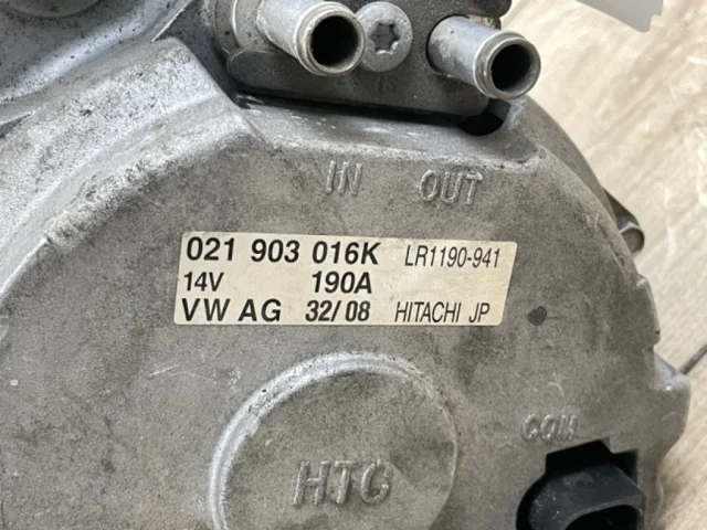 Генератор для Audi Q7 4L 2005-2015 на фотографиях