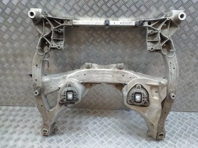 Подрамник двигателя для BMW 5er Ф10 Rest. 2014-2017 на фотографиях