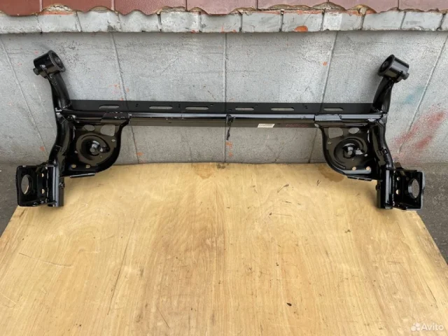 Задняя балка для Nissan Tiida C11 Хэтчбек 2007-2014 на фотографиях