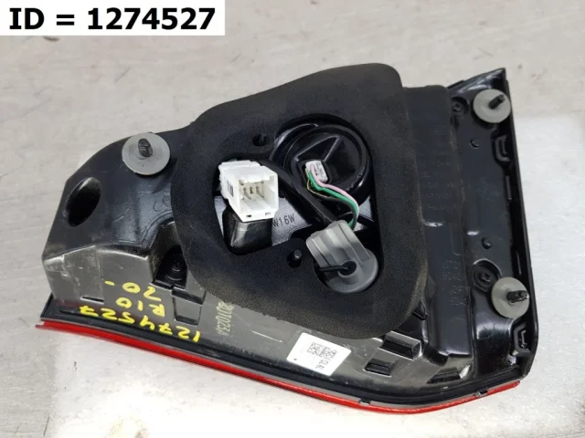 Фонарь внутренний левый для Kia Rio X line 2017+ на фотографиях