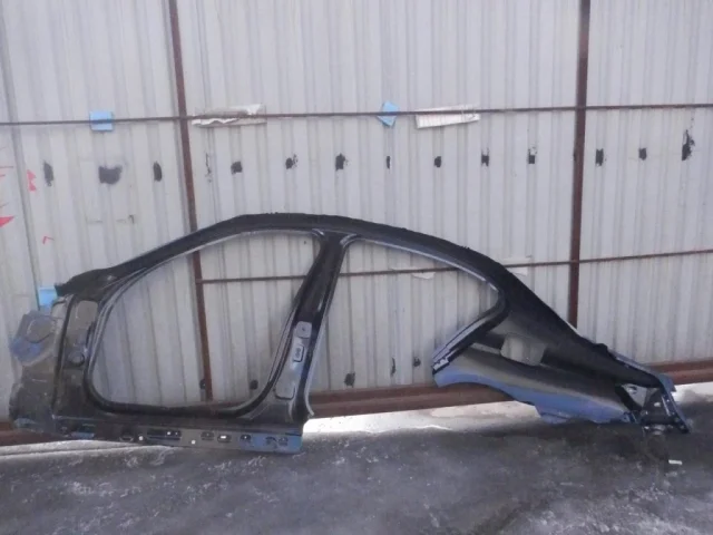 Заднее правое крыло для BMW 7er G11/G12 2015-2021 на фотографиях