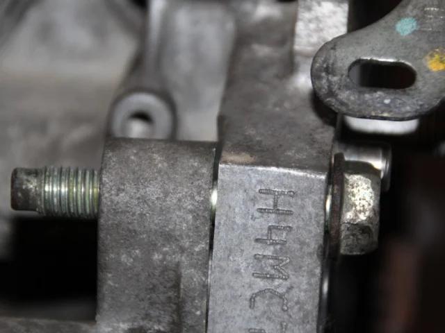 Двигатель без навесного для Renault Logan 2018+ (L8 rest.) на фотографиях