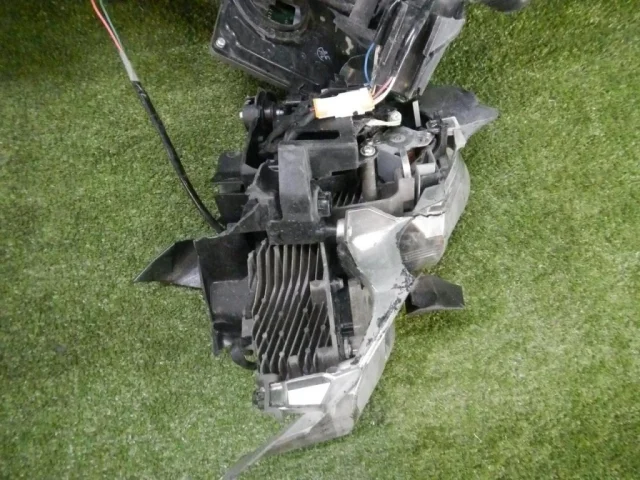 Фара левая для Toyota Alphard H30 2015+ на фотографиях