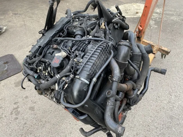 Двигатель для Jaguar XF X250 2008-2016 на фотографиях