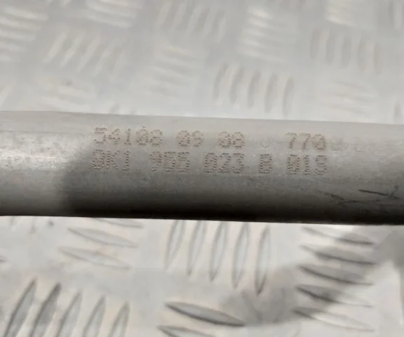 Трапеция стеклоочистителей для Audi A5 8F Купе 2007-2016 на фотографиях