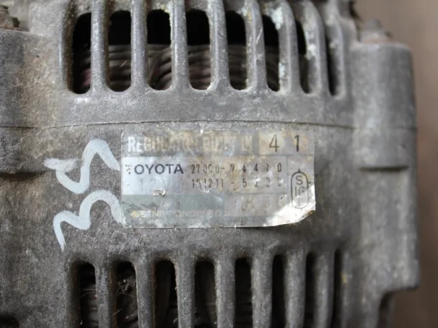 Генератор для Toyota RAV4 XA10 1994-2000 на фотографиях