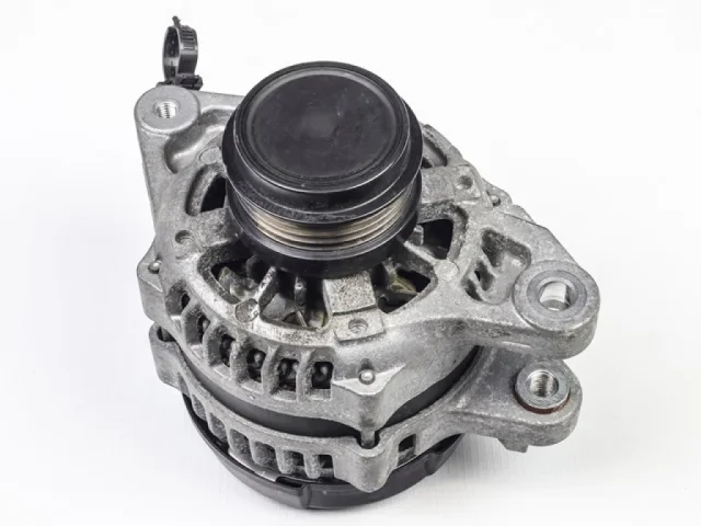 Генератор для Toyota Corolla E140/E150 Седан 2006-2013 на фотографиях