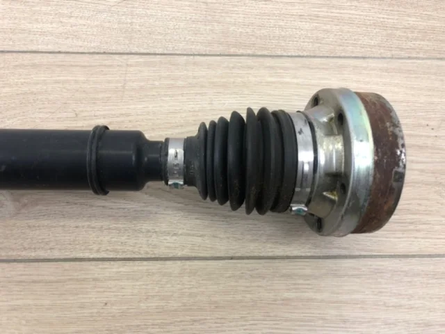 Привод передний правый для Volkswagen Passat (B8) 2014-2019 на фотографиях