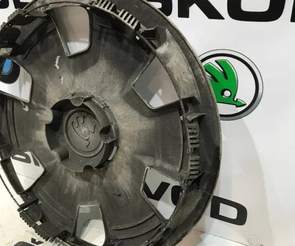 Колпак колесный для Skoda Octavia A7 rest на фотографиях