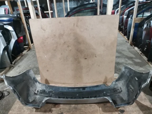 Бампер задний для Dodge Caliber 2006-2012 на фотографиях