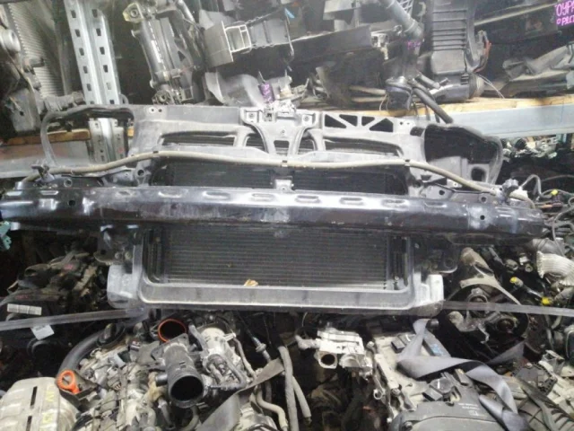 Панель радиатора (телевизор) для Volkswagen Golf IV (1J5) Универсал 1997-2006 на фотографиях