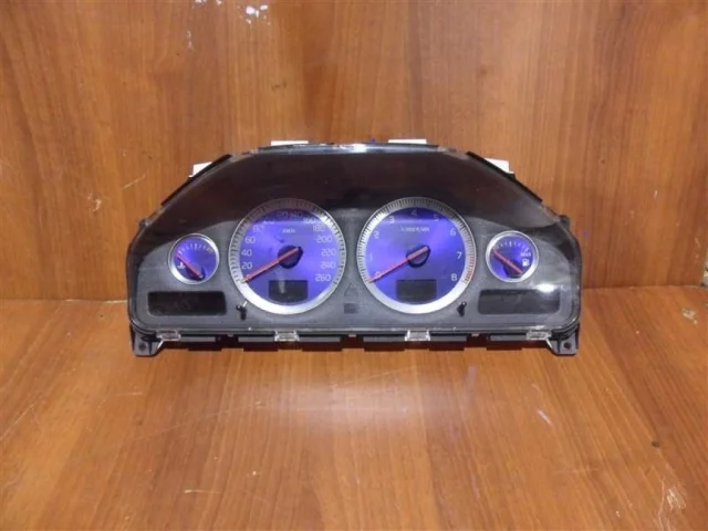 Приборная панель для Volvo XC90 I C 2002-2014 на фотографиях