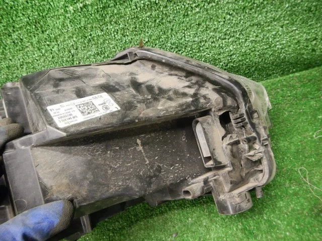 Фара ксенон левая для Skoda Rapid I NH3 2012-2017 на фотографиях