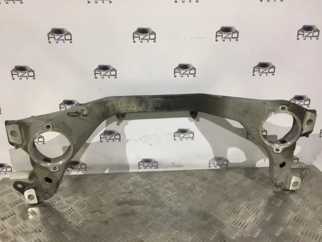 Подрамник двигателя для Volkswagen Touareg I (7L) 2002-2010 на фотографиях