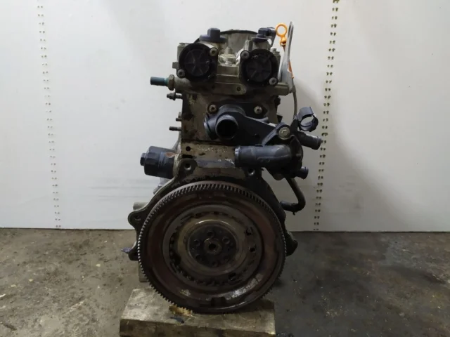 Двигатель без навесного для Volkswagen Polo III (6N1) 1994-1999 на фотографиях