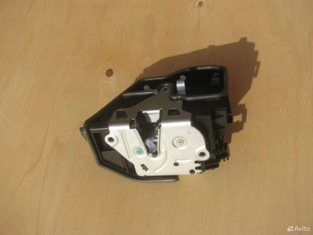 Замок передней левой двери для BMW X3 Е83 2003-2010 на фотографиях