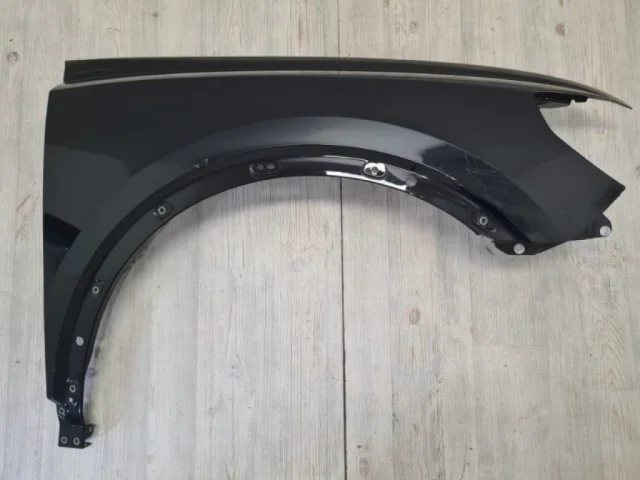 Крыло правое для Audi Q3 F3 2018+ на фотографиях