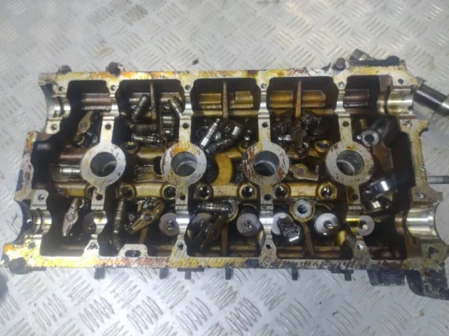 ГБЦ для Renault Logan 2007-2012 (Универсал KS) на фотографиях