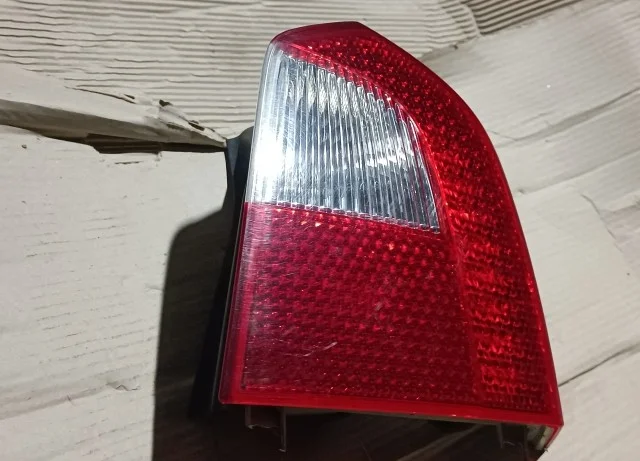 Фонарь внешний правый для Volvo XC70 BZ 2007-2016 на фотографиях