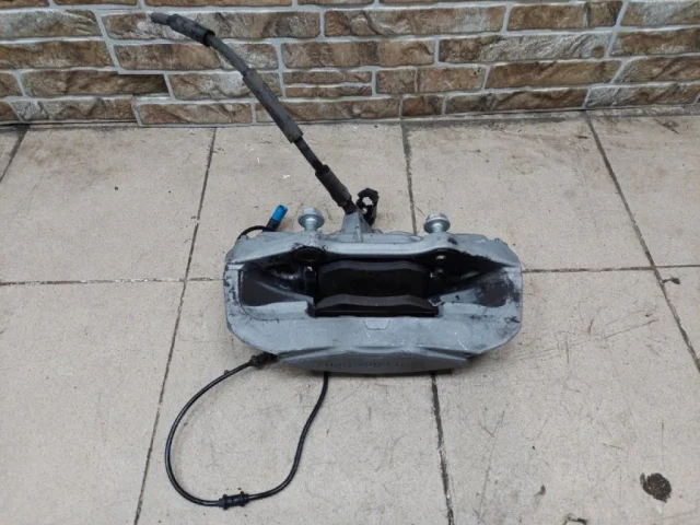 Суппорт передний левый для Mercedes-Benz E class W213 2016-2023 на фотографиях