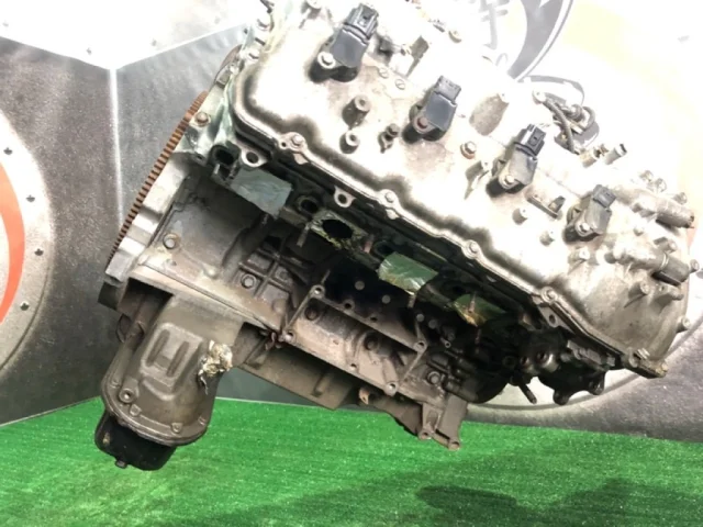 Двигатель для Toyota Land Cruiser J200 Rest2 2015-2021 на фотографиях