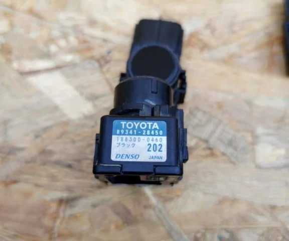 Датчик парктроника задний для Toyota Land Cruiser 200 2007-2015 на фотографиях