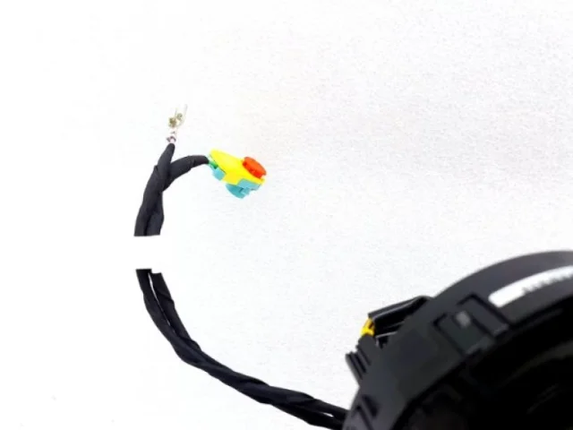 Подрулевой шлейф для Toyota RAV4 XA50 2019+ на фотографиях